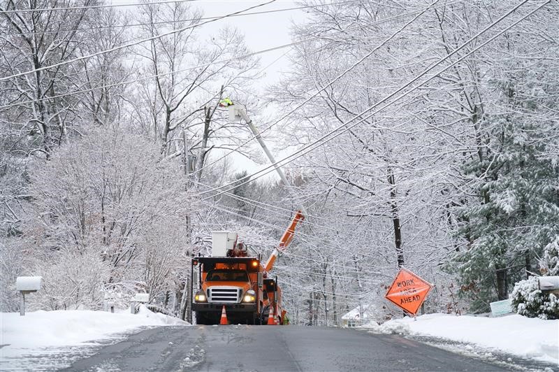 Repair truck in winter
